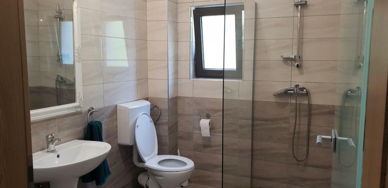 Casa Davideea Guest house *
